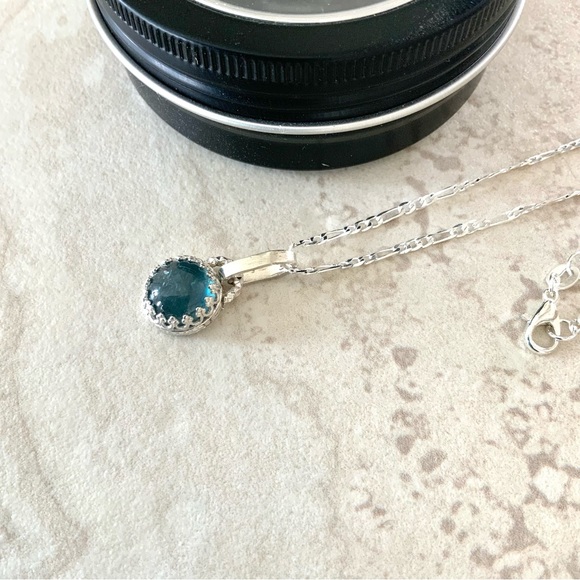Dainty Deep blue aquamarine pendant. - Picture 6 of 10